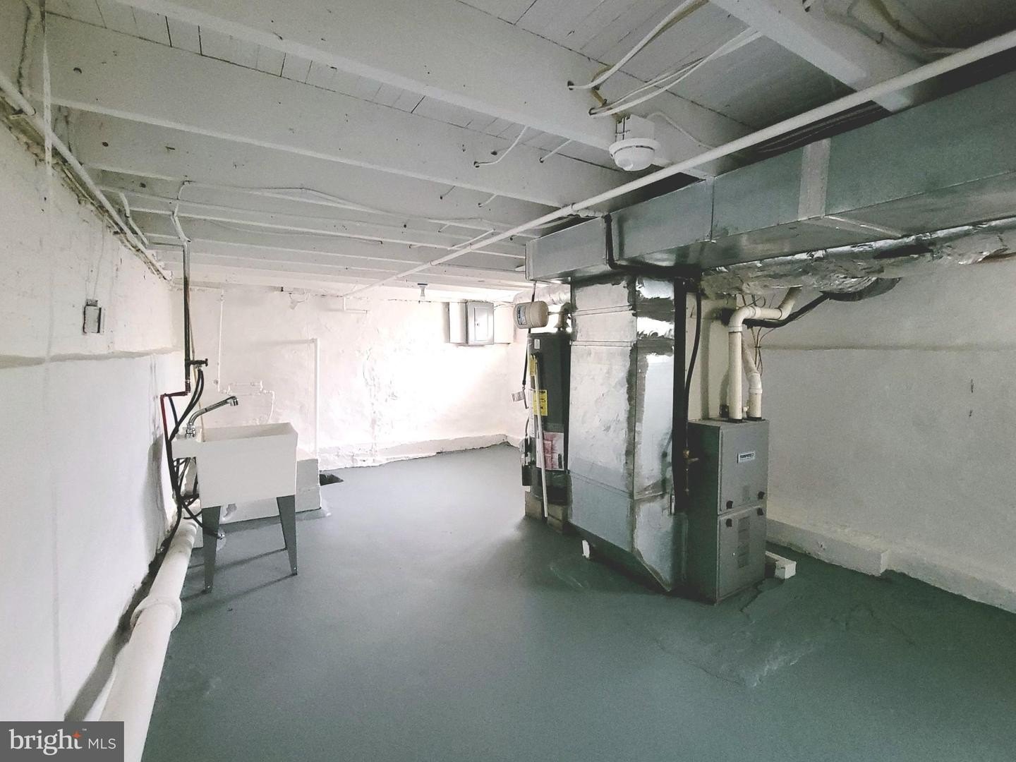 Single Family 2BR 2BA - 17 W 2ND ST, MARCUS HOOK, PA