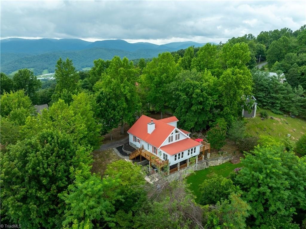 Other 3BR 4BA - 197 Fairview Drive, Traphill, NC
