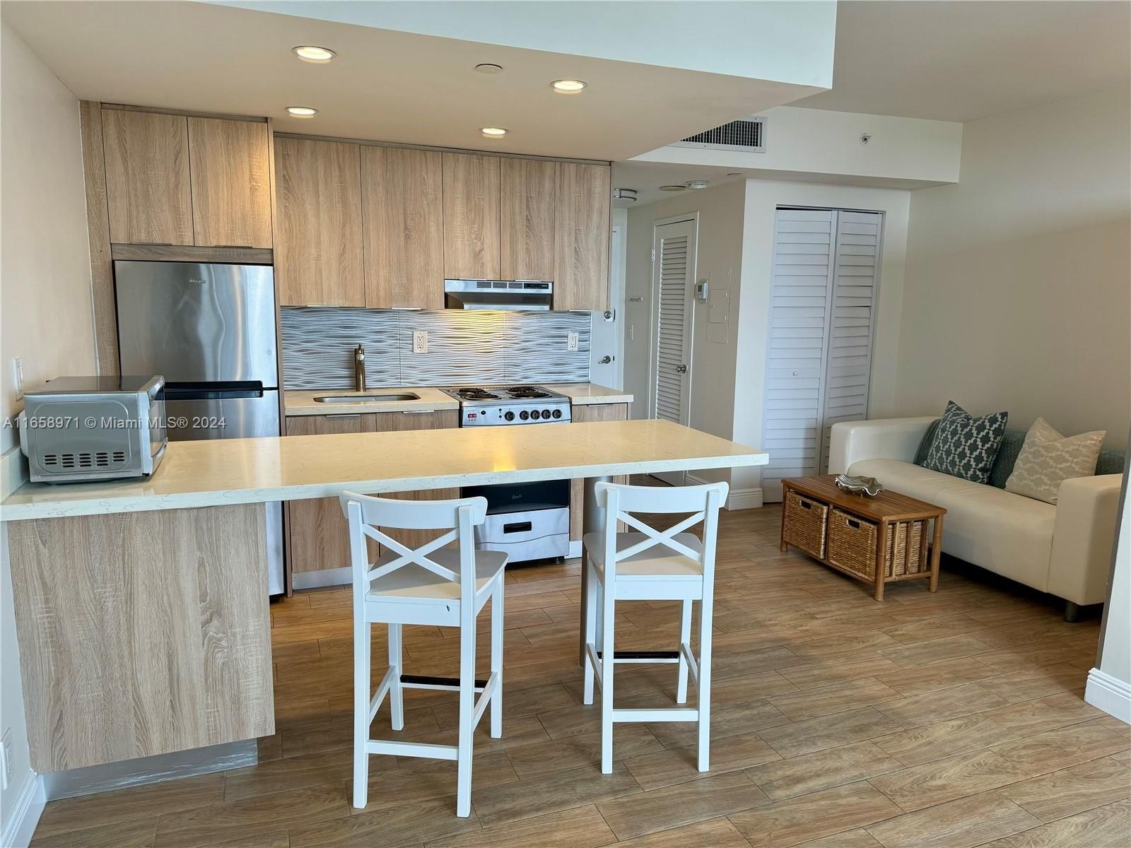 Condo 1BA - 1720 Harrison St, Hollywood, FL
