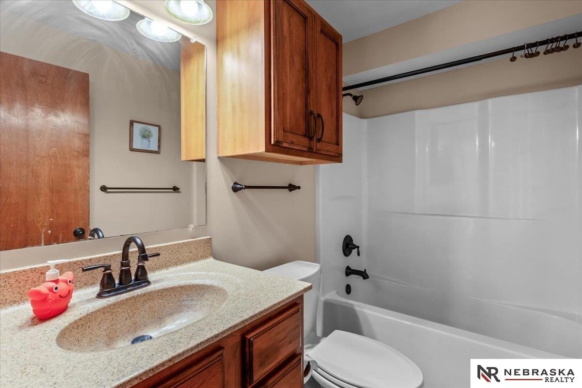 Single Family 5BR 3BA - 7530 Sonatta Court, Lincoln, NE
