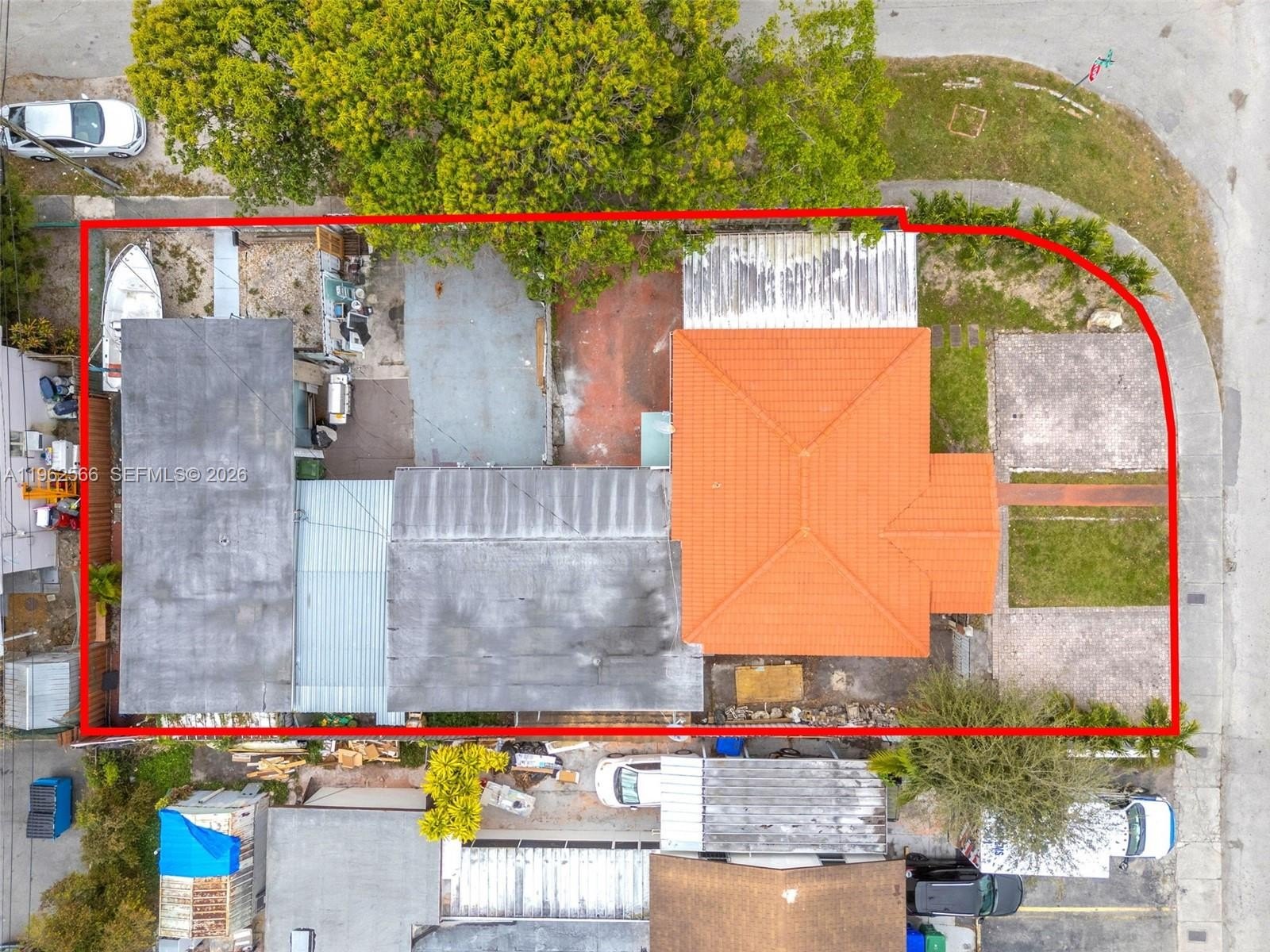Single Family 4BR 3BA - 941 SW 31st Ct, Miami, FL