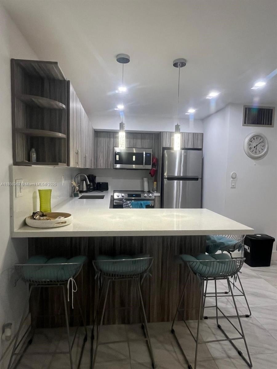 Condo 2BR 1BA - 2145 Pierce St, Hollywood, FL