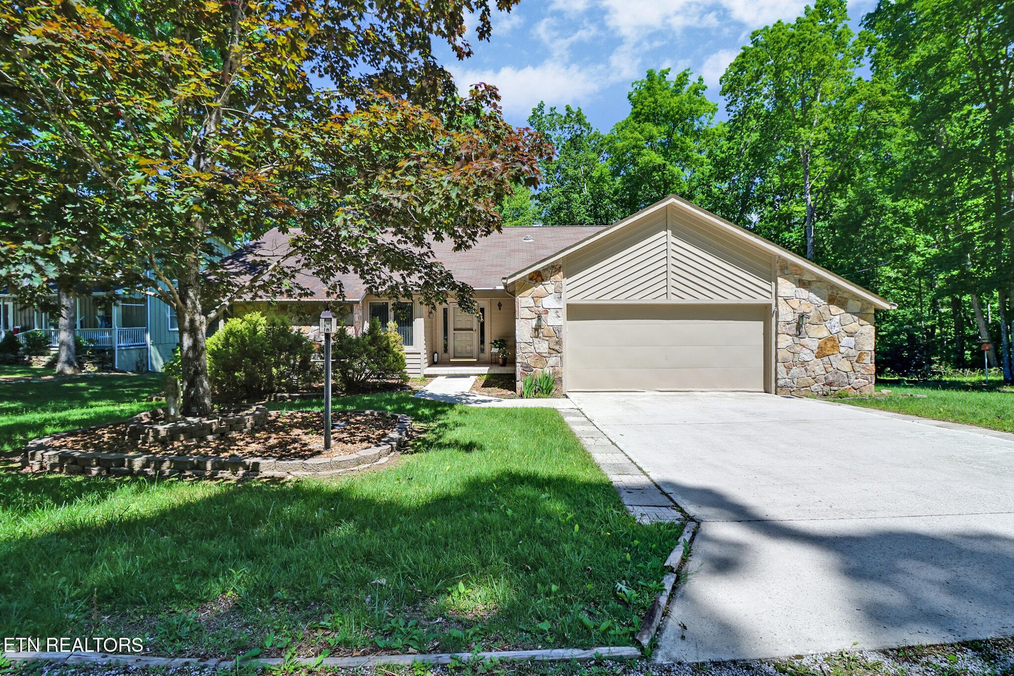 Single Family 3BR 2BA - 116 Rolling Green Drive, Crossville, TN