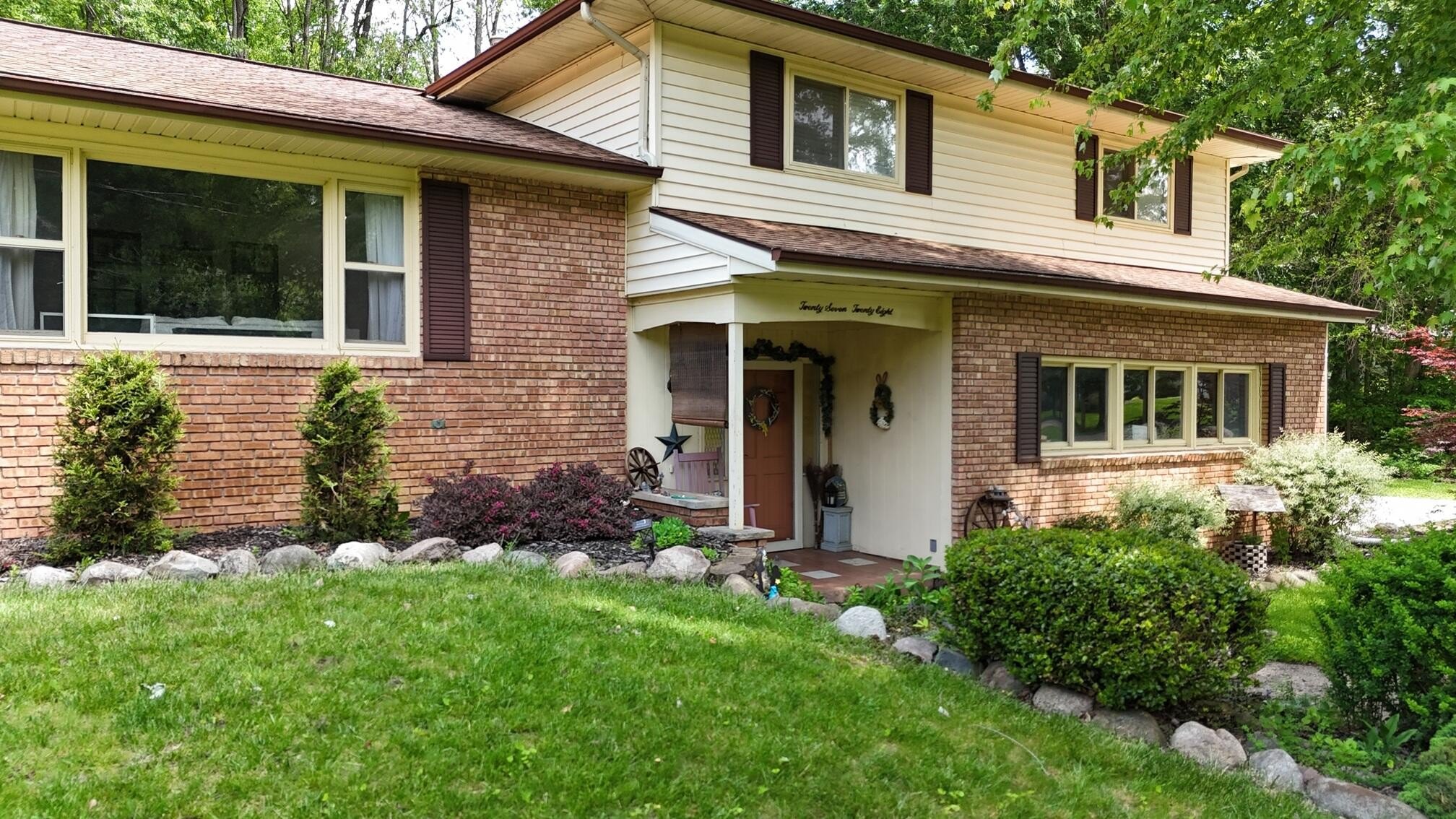 Single Family 3BR 3BA - 2728 Forest Lake Drive, Jackson, MI