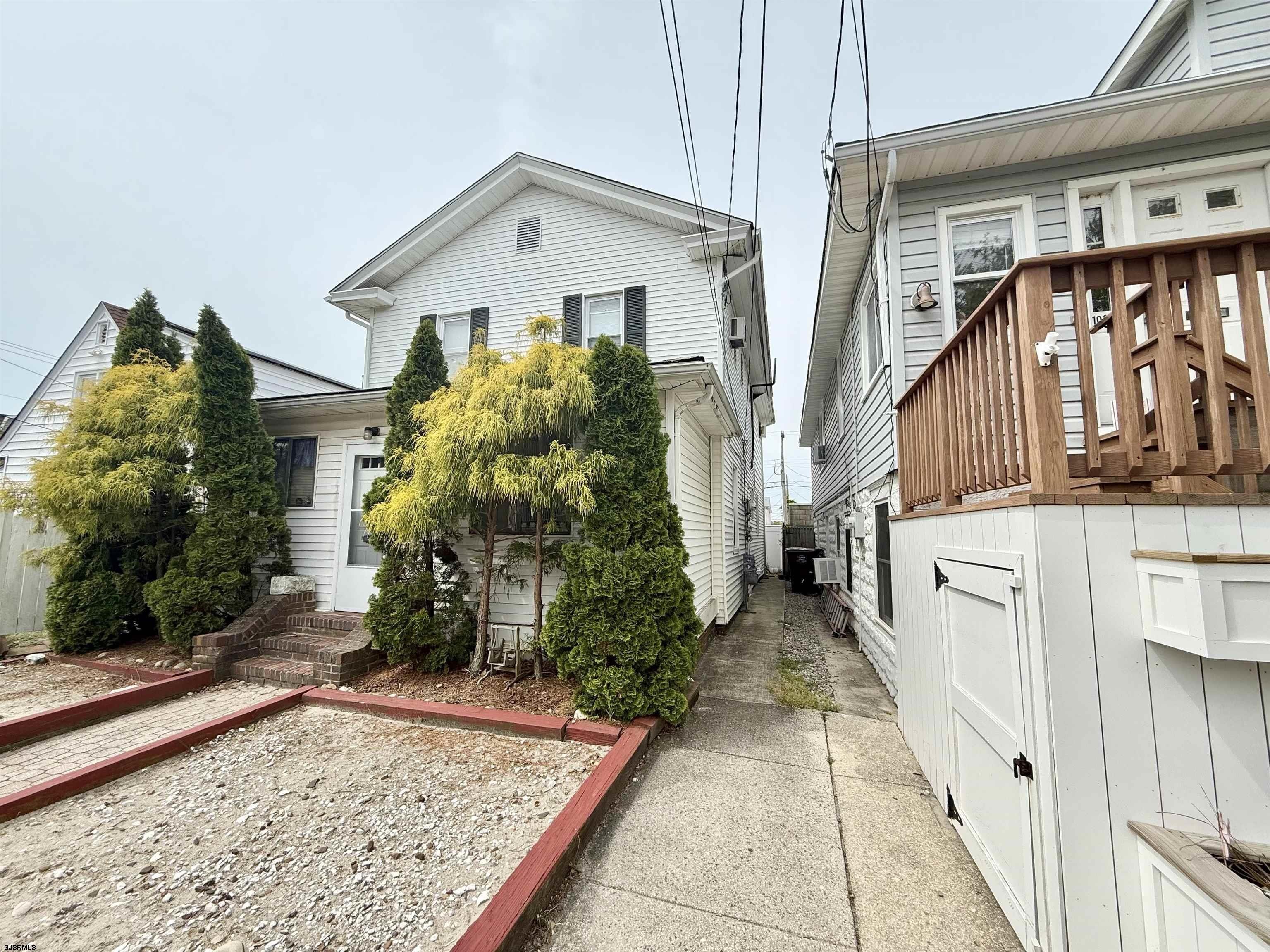 Duplex 4BR 2BA - 104 N Wissahickon Ave, Ventnor, NJ