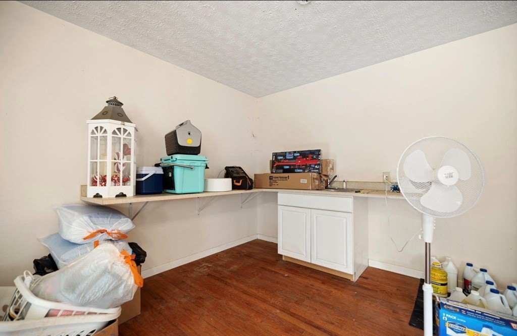 Single Family 3BR 3BA - 9693 Lotts Creek Road, Hazard, KY