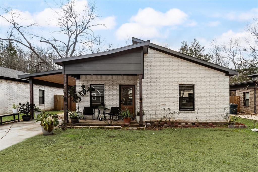 Single Family 3BR 2BA - 718 E Crawford Street, Denison, TX