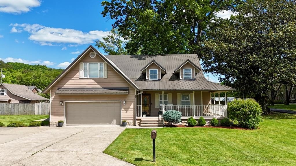 Single Family 5BR 4BA - 51 Red Dog Lane, Pikeville, KY