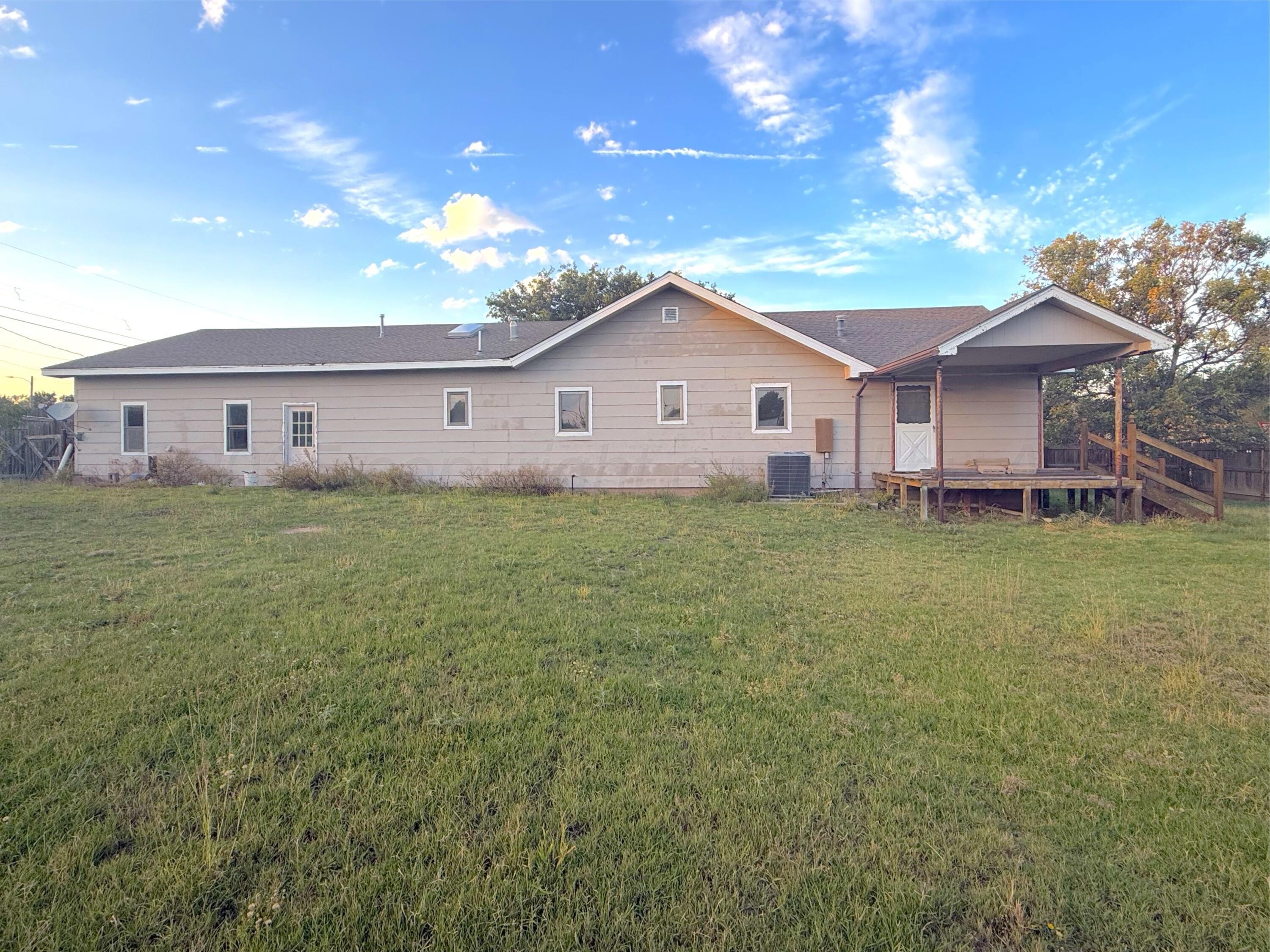 Other 3BR 2BA - 301 W 10th Street, Stinnett, TX