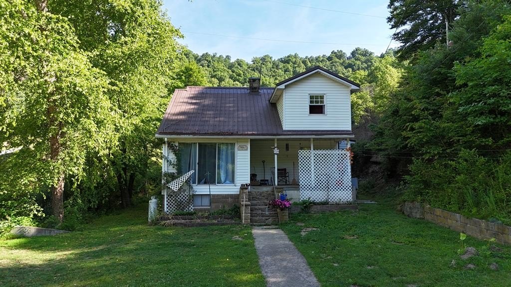 Single Family 4BR 2BA - 50 Oakwood Branch, Leburn, KY