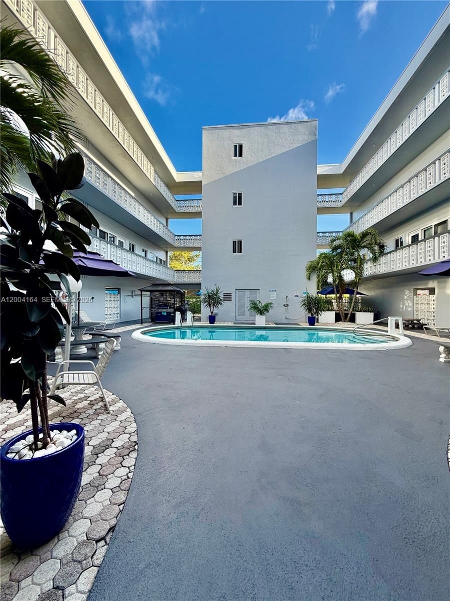 Condo 2BR 2BA - 1818 Rodman St, Hollywood, FL