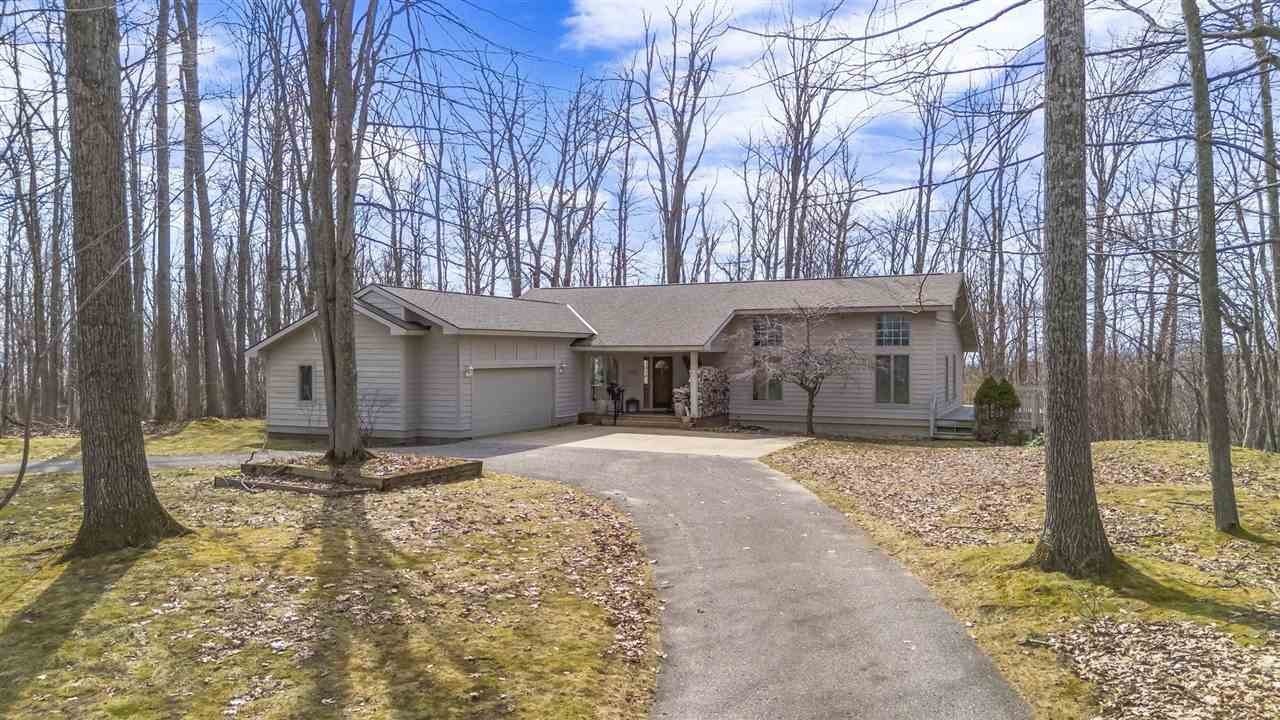 Single Family 3BR 3BA - 1826 Bluffs Edge, Harbor Springs, MI