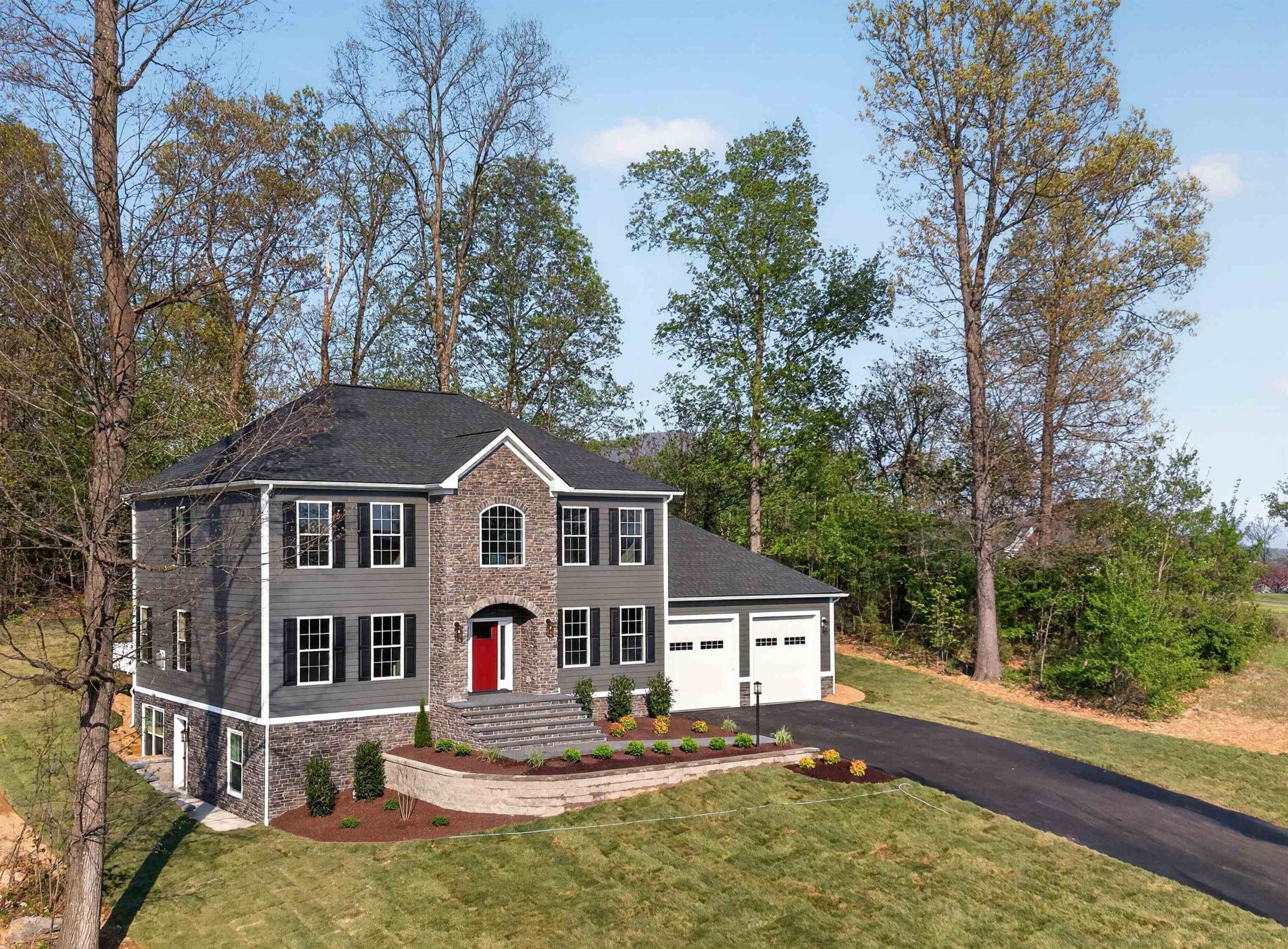 Single Family 5BR 5BA - 140 HASTINGS CT, ROCKINGHAM, VA