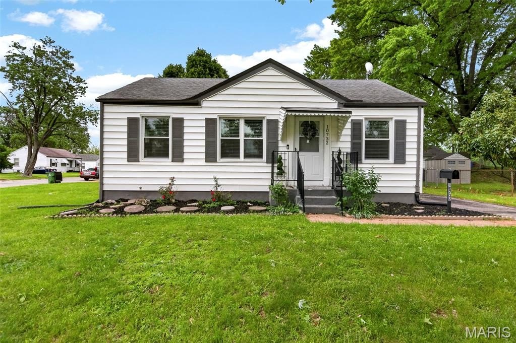 Single Family 3BR 2BA - 10732 Saint Francis Lane, St Ann, MO