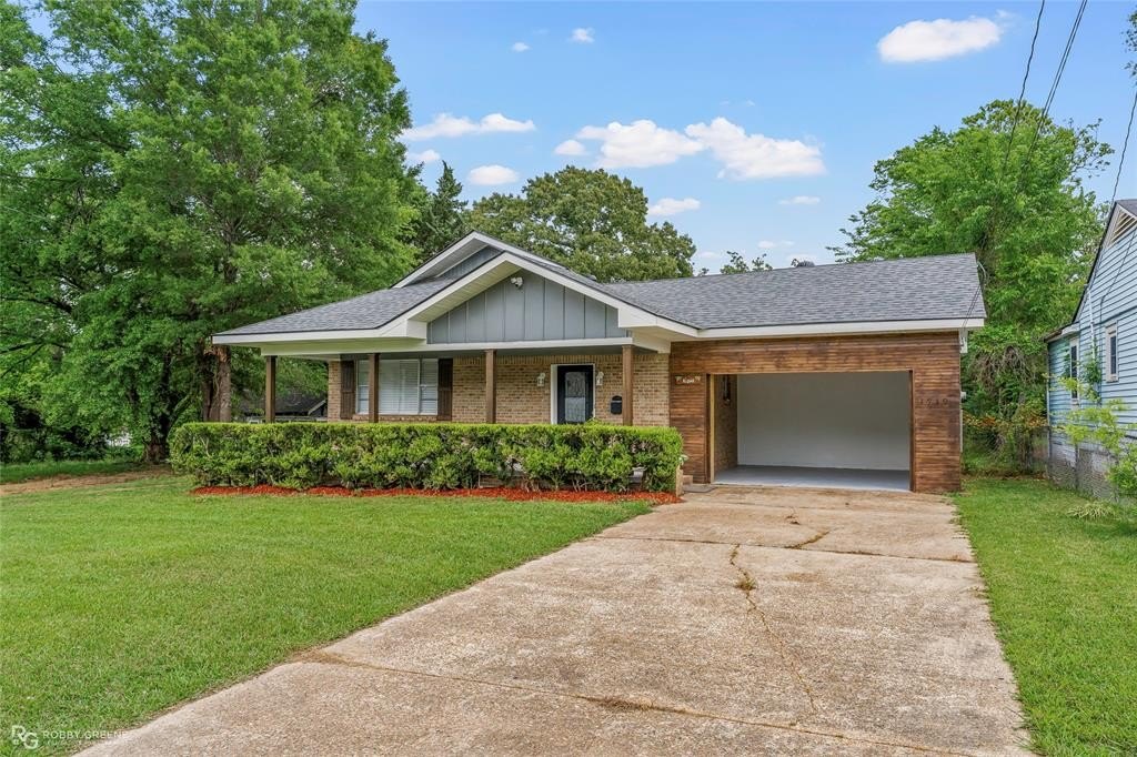 Single Family 3BR 2BA - 1930 Cross Lake Boulevard, Shreveport, LA
