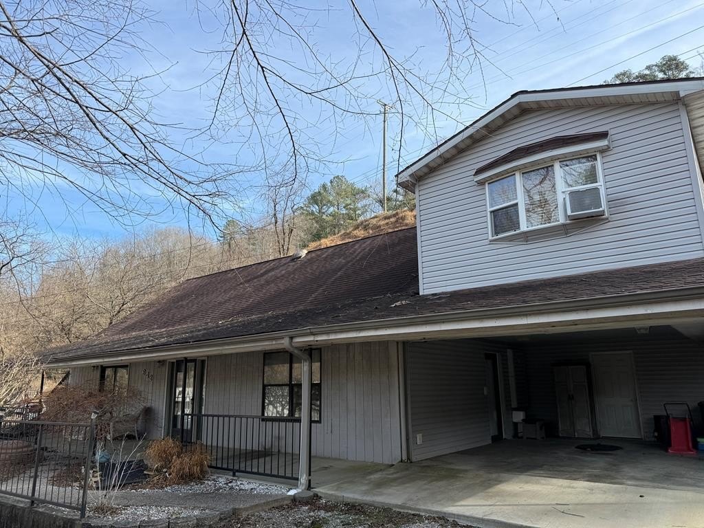 Single Family 2BR 2BA - 642 Central Ave., South Williamson, KY