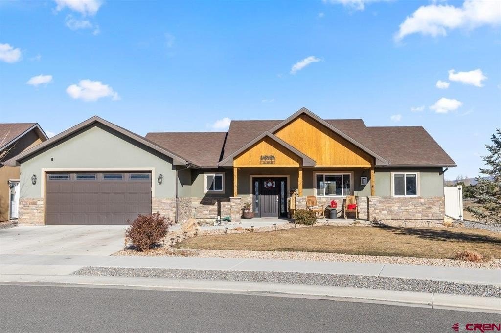 Single Family 3BR 2BA - 302 Howard Fork Avenue, Montrose, CO