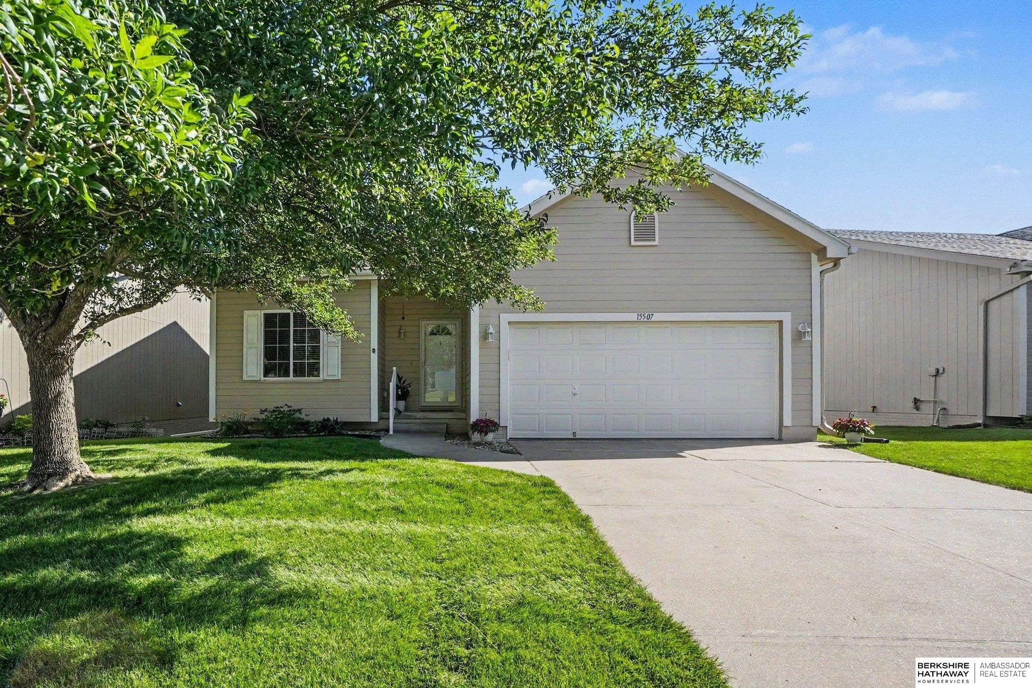 Single Family 3BR 3BA - 15507 Armstrong Street, Omaha, NE