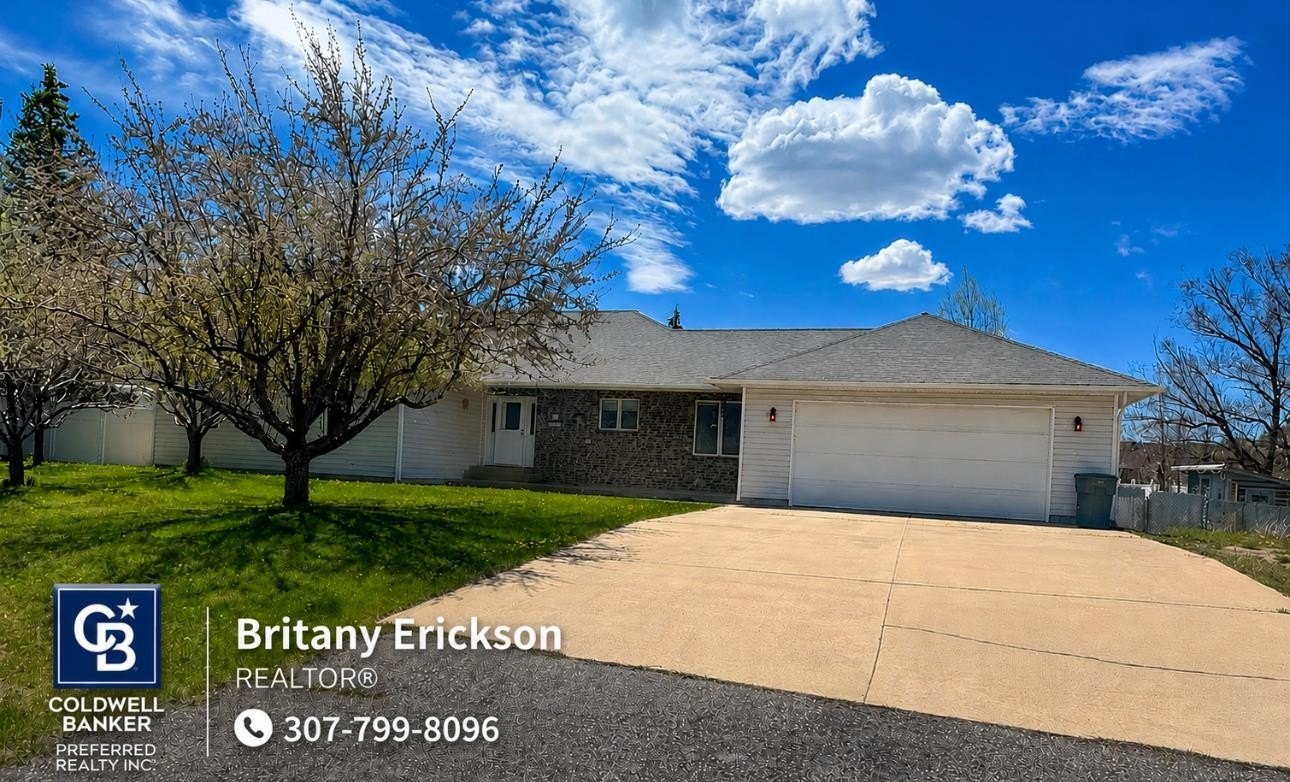 Single Family 4BR 3BA - 149 Toponce Drive, Evanston, WY