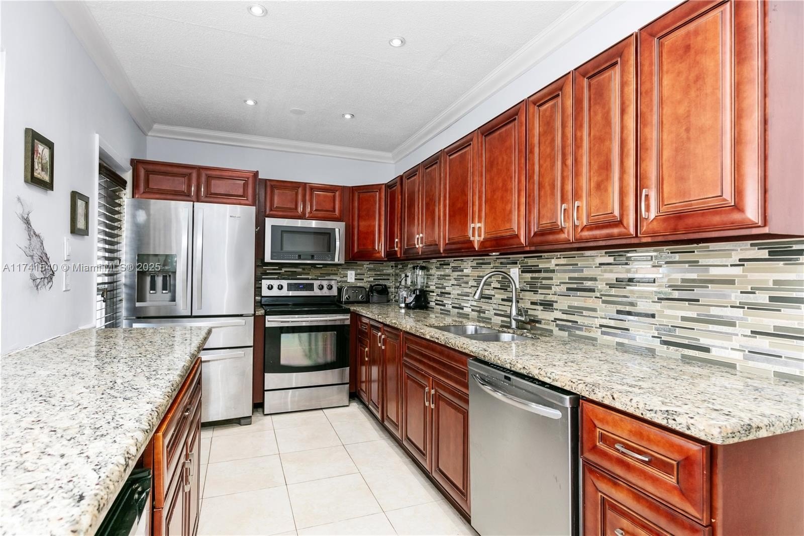 Co-op 1BR 1BA - 3131 S Ocean Dr, Hallandale Beach, FL