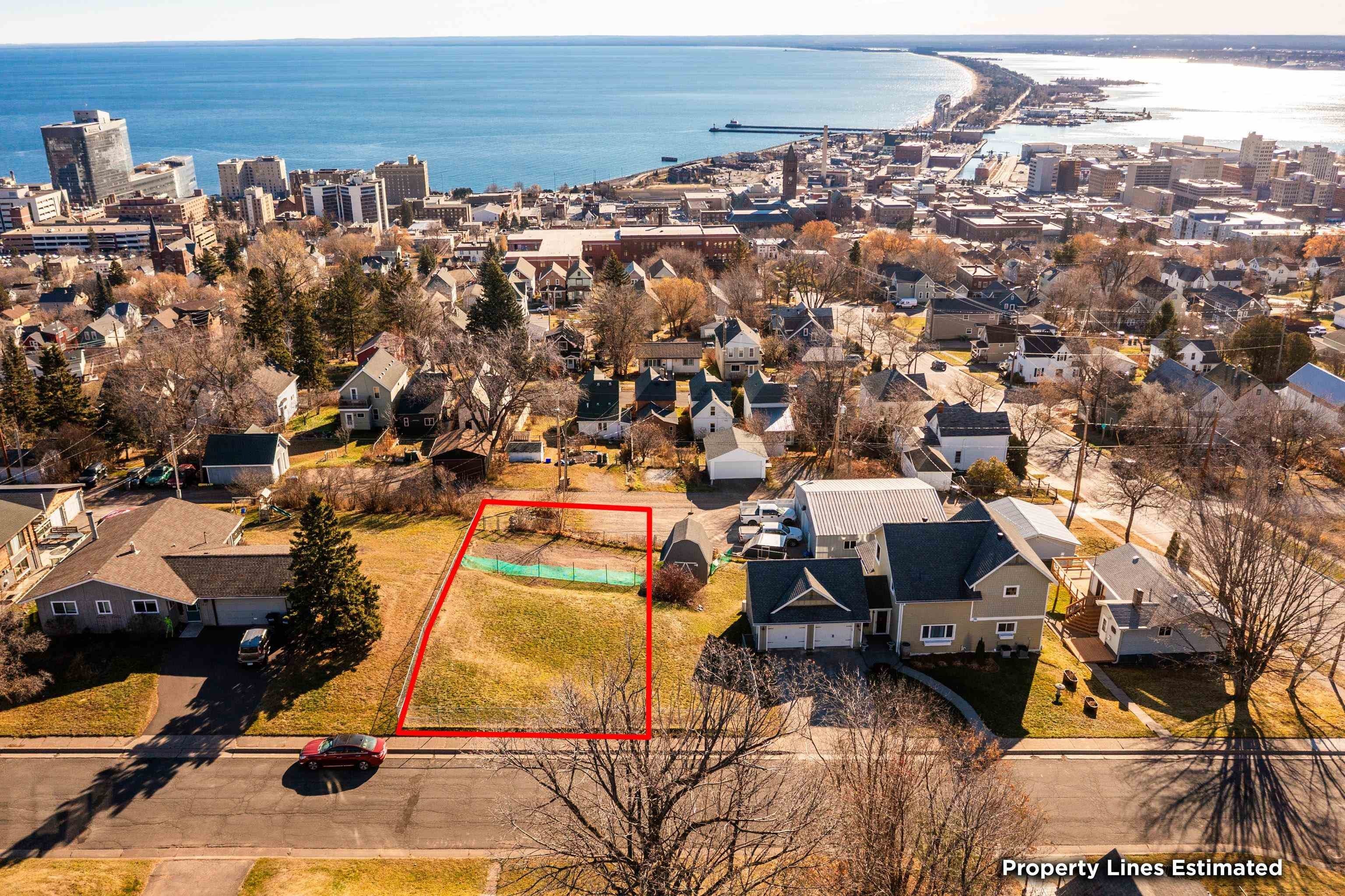 Single Family - XXX E 9th St, Duluth, MN