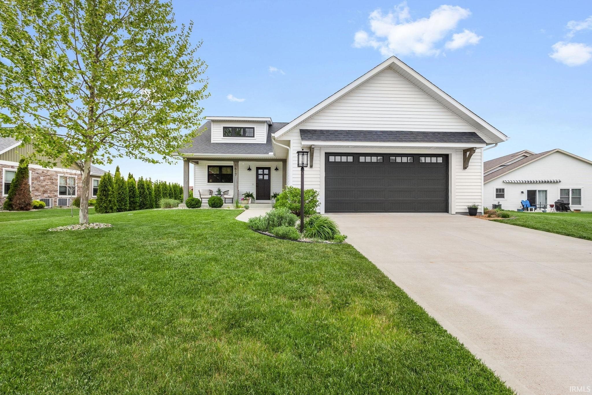 Single Family 2BR 2BA - 1617 Autumn Blaze Lane, Goshen, IN