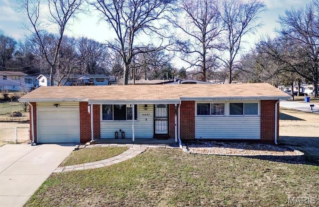 Single Family 3BR 2BA - 10257 Dacey Drive, St Louis, MO