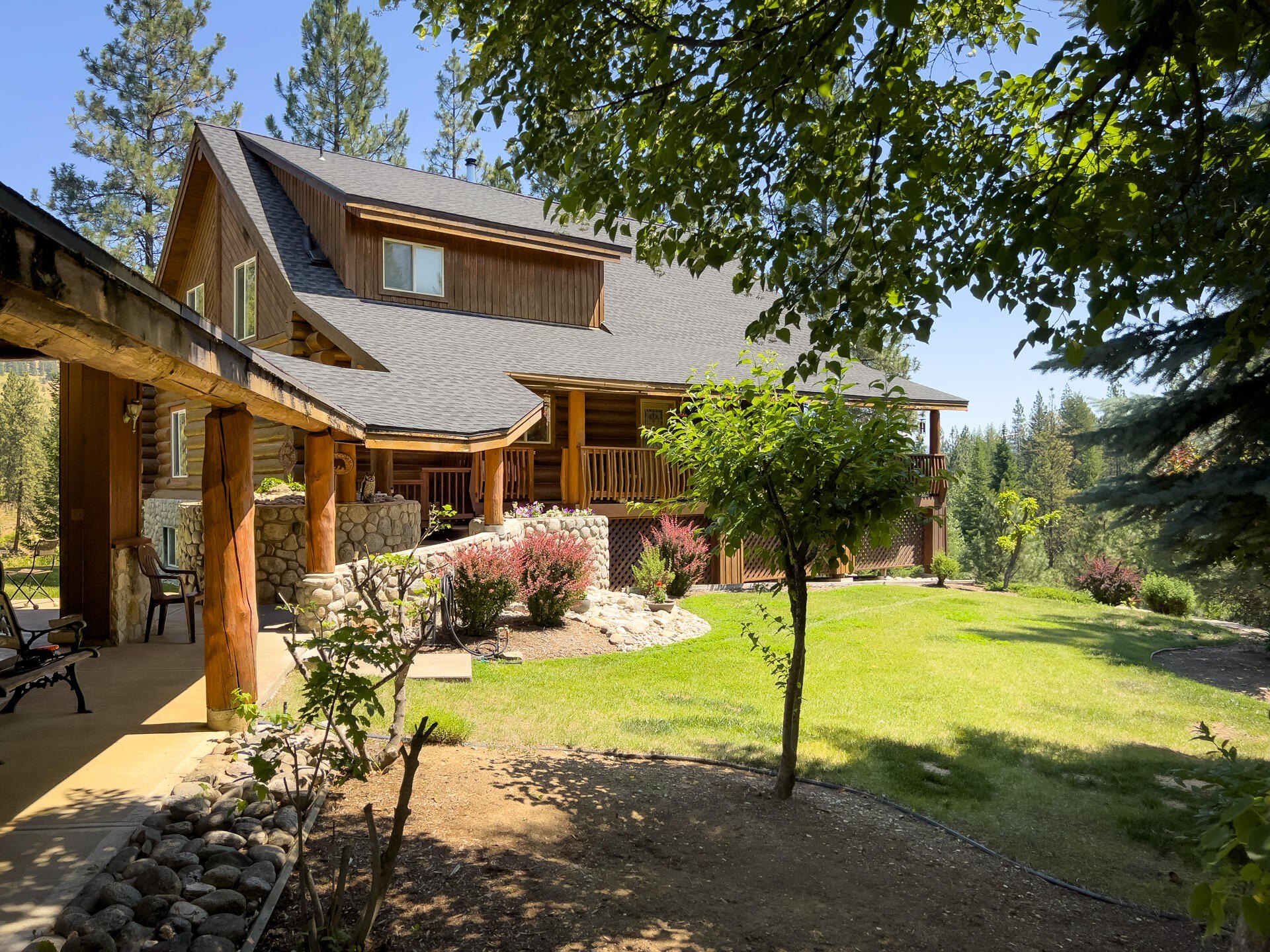 Single Family 4BR 3BA - 169 BARNABY CREEK S SIDE Rd, INCHELIUM, WA