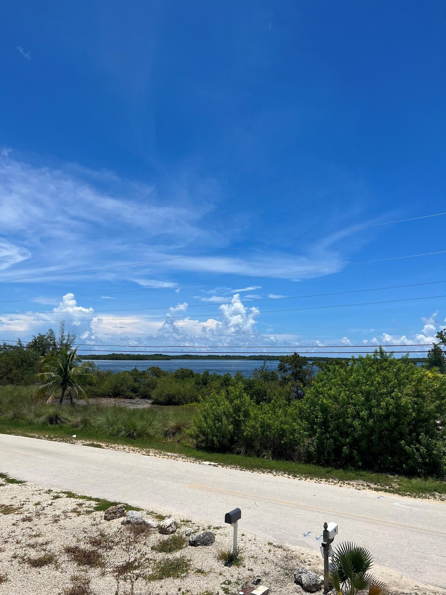 Single Family 5BR 2BA - 16 Shoreland Drive, Key Largo, FL