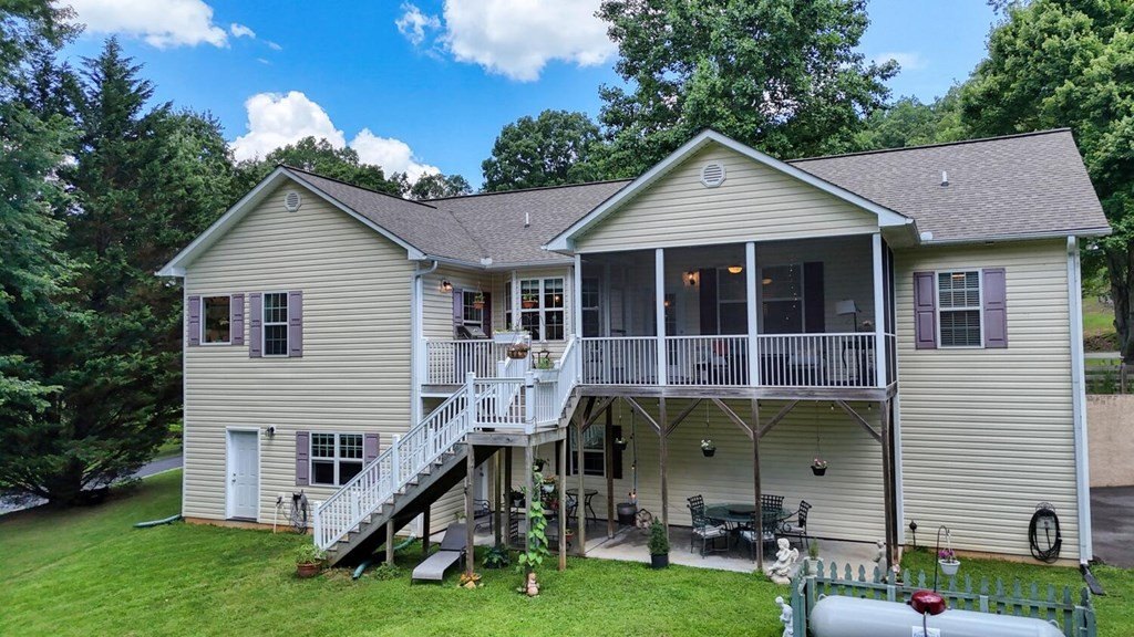 Single Family 4BR 3BA - 273 Coosa Valley Road, Blairsville, GA