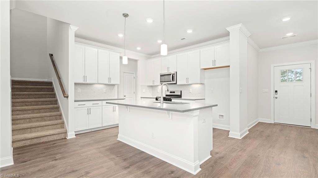 Single Family 4BR 3BA - 147 Briarwood Lane, Bermuda Run, NC