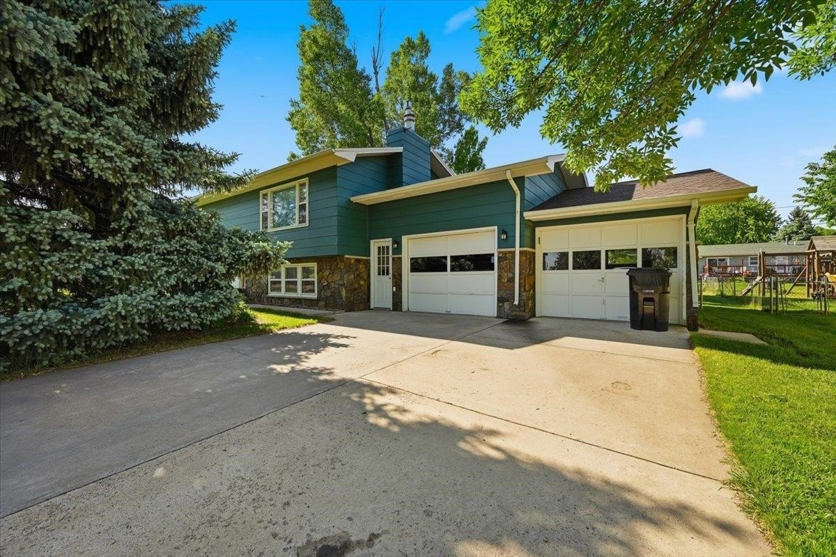Single Family 4BR 2BA - 4 Swan Lane, Spearfish, SD