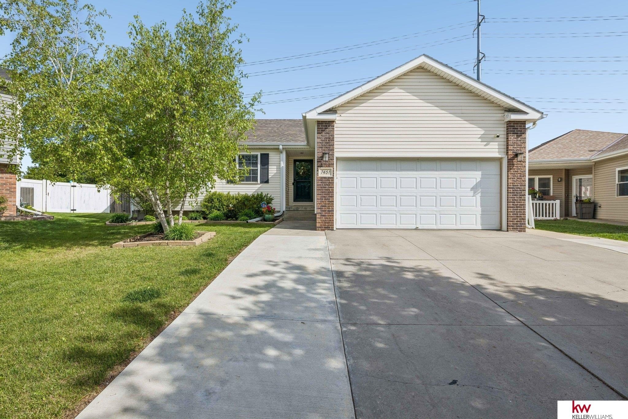 Single Family 4BR 3BA - 7451 N 17th Court, Lincoln, NE
