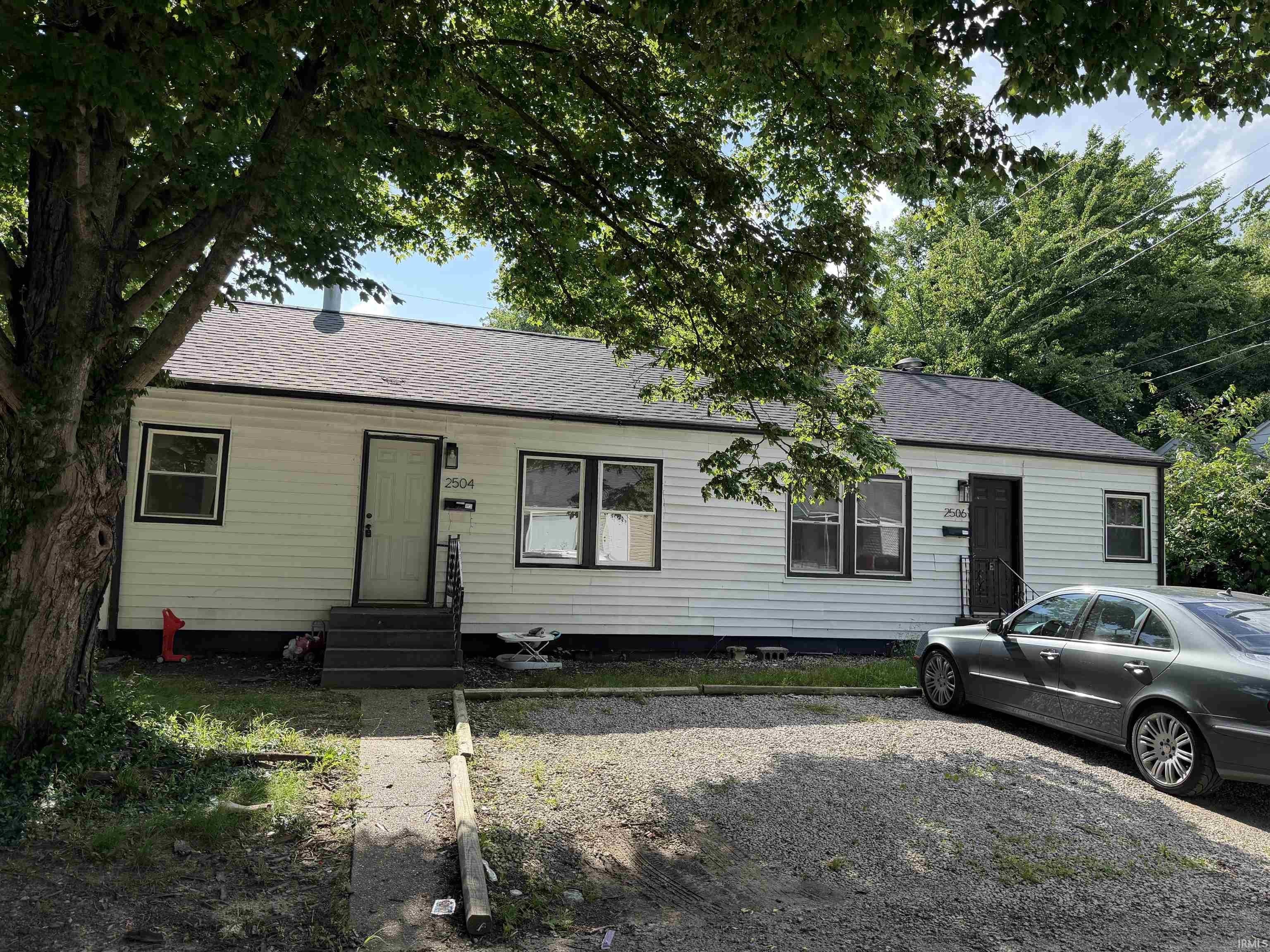 Duplex 4BR 2BA - 2504 2506 Negley Place, Evansville, IN