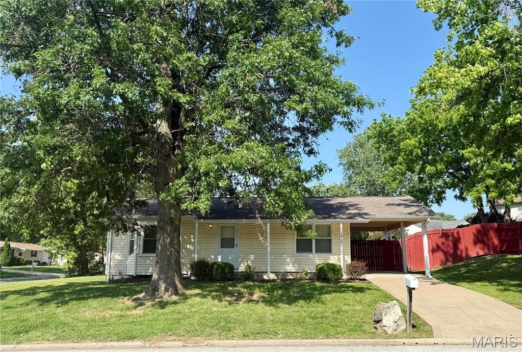 Single Family 2BR 1BA - 1415 Cinnamon Hills Drive, St Peters, MO