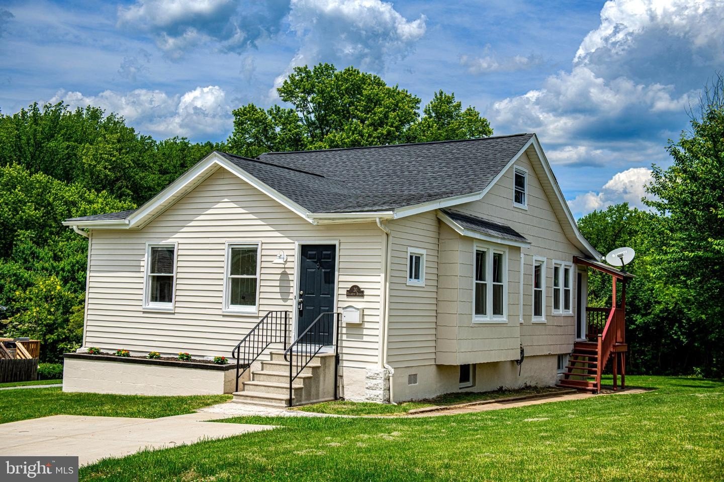 Single Family 3BR 2BA - 30 FULLERTON HEIGHTS AVE, BALTIMORE, MD
