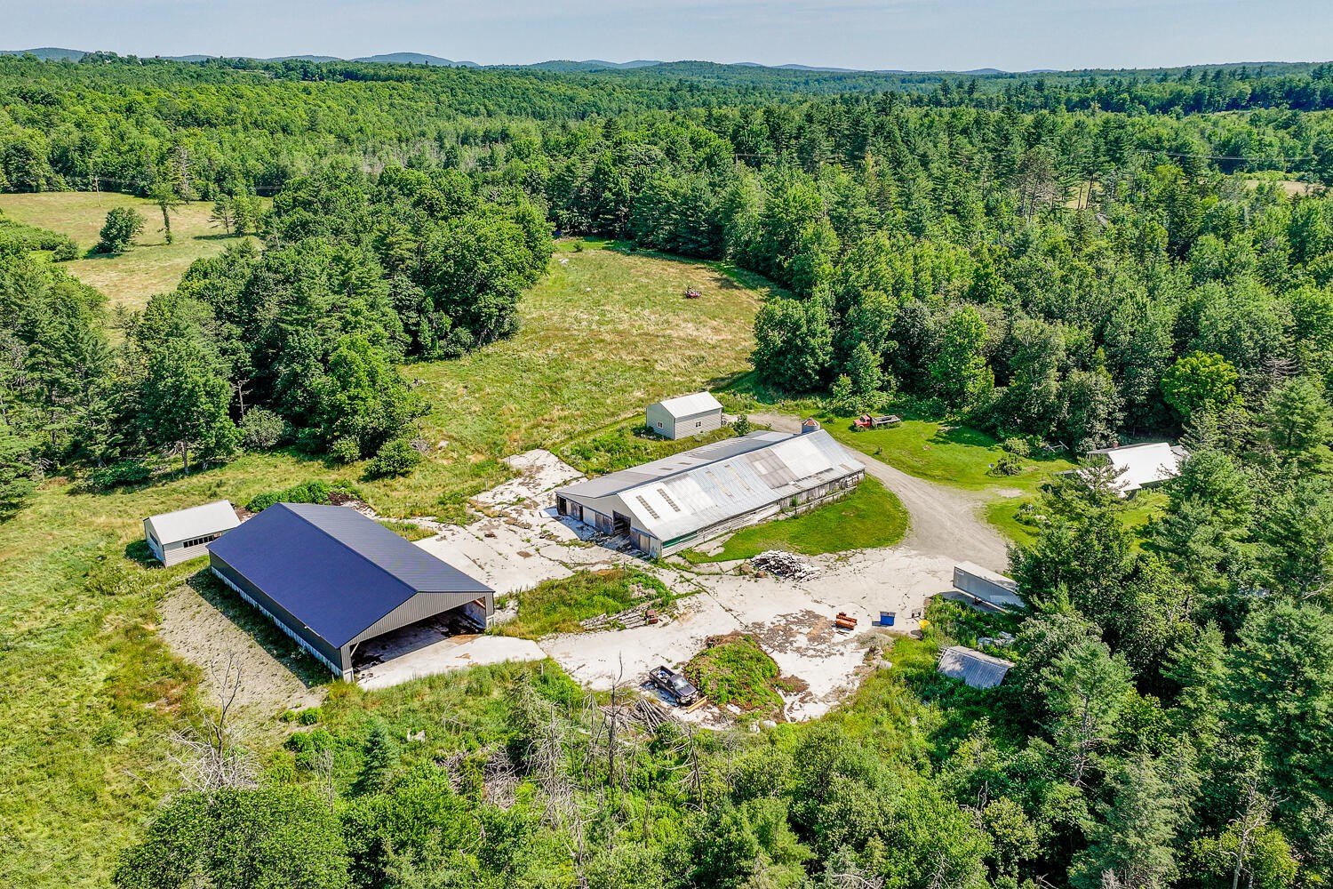 Single Family 3BR 1BA - 672 & 700 Brooks Road, Knox, ME