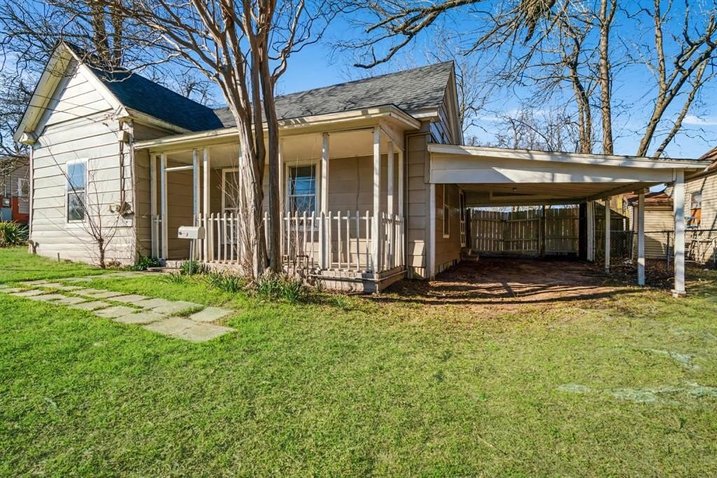 Single Family 3BR 1BA - 1716 Maple Avenue, Paris, TX
