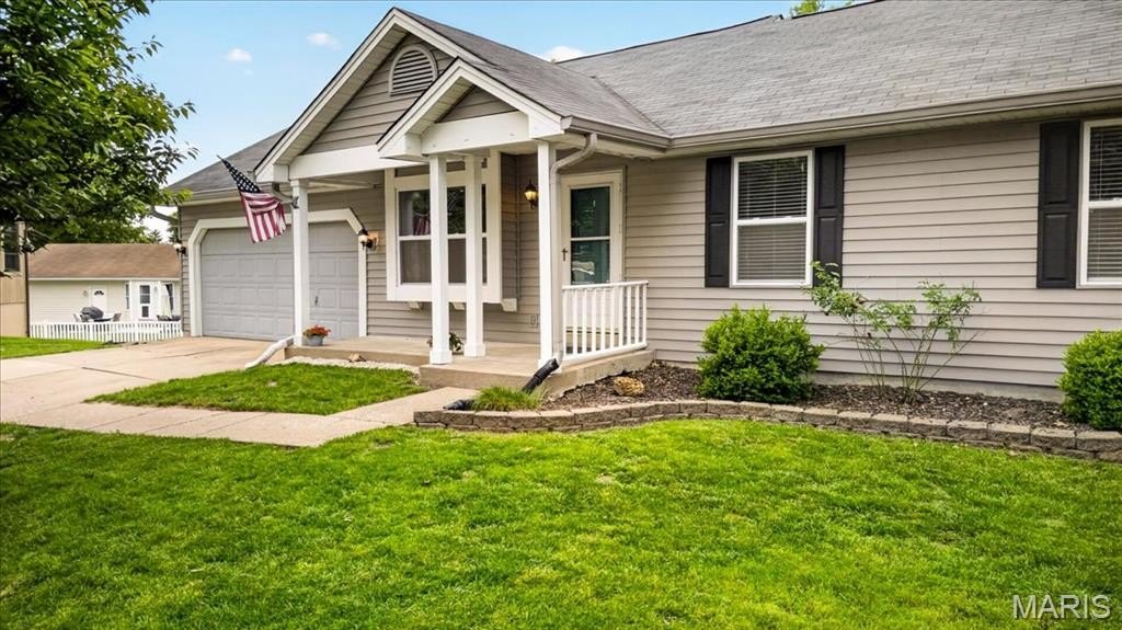 Single Family 3BR 2BA - 6512 Sprucefield Drive, O'Fallon, MO