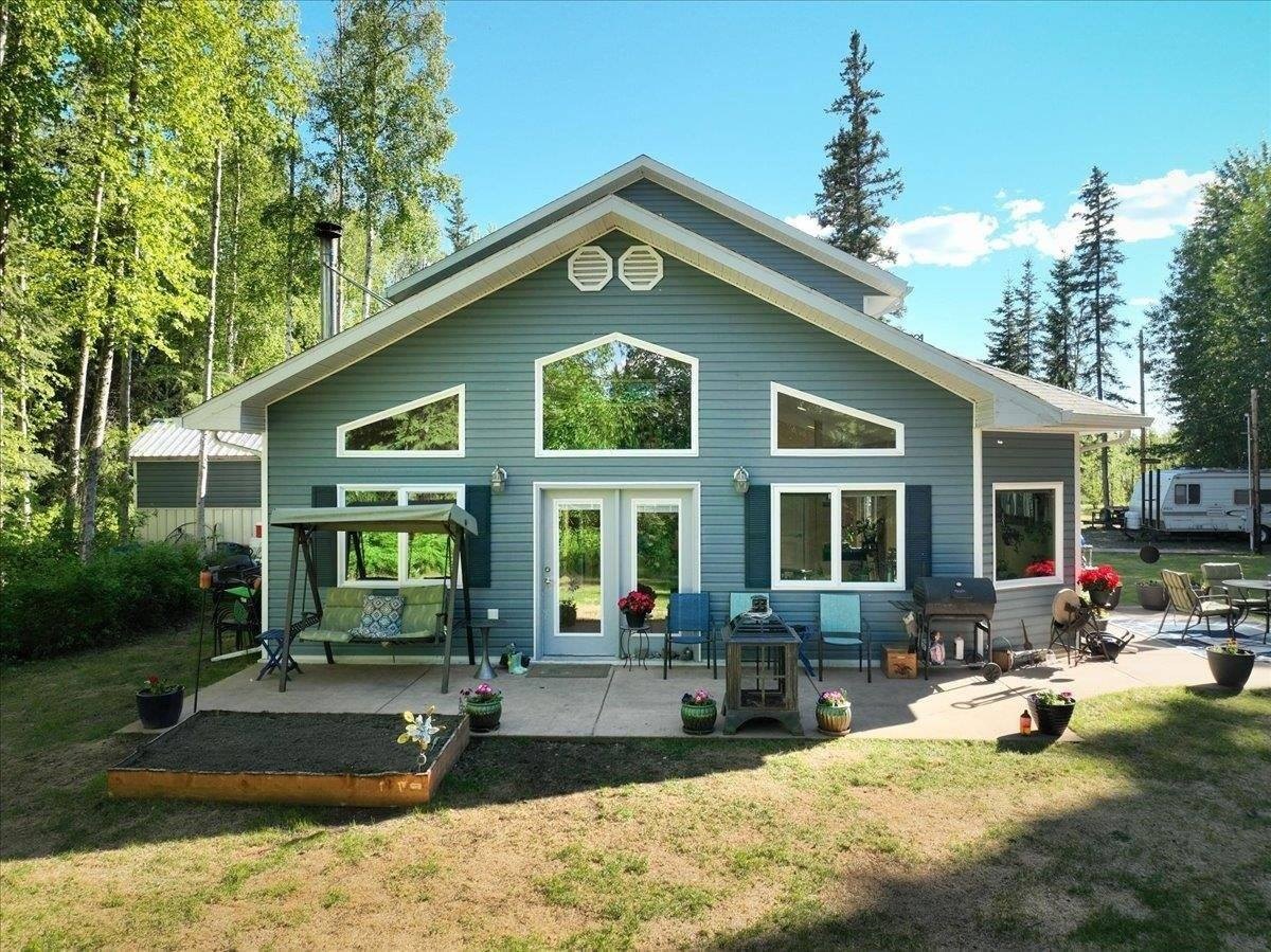 Single Family 4BR 4BA - 1055 Ladessa Loop, North Pole, AK