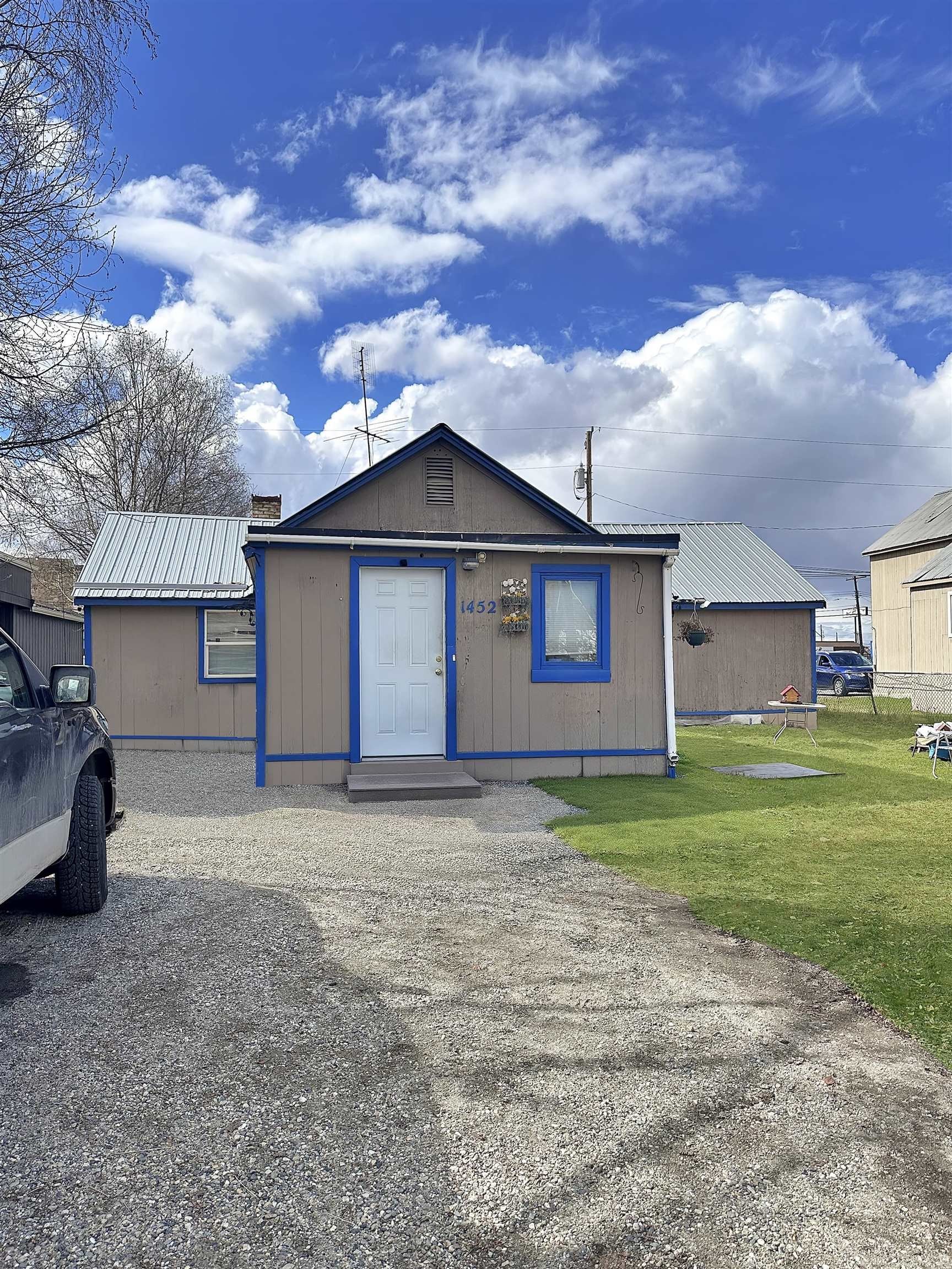 Single Family 3BR 2BA - 1452 LACEY STREET, Fairbanks, AK