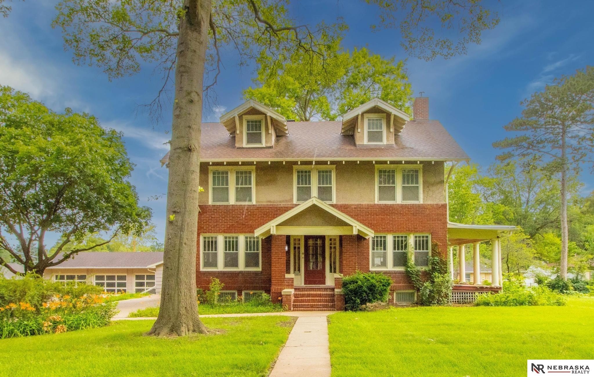 Single Family 4BR 3BA - 1845 S 48th Street, Lincoln, NE
