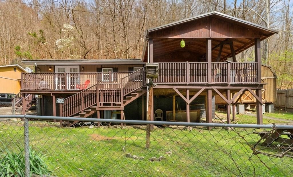 Single Family 4BR 2BA - 933 Darb Fork Road, Hazard, KY