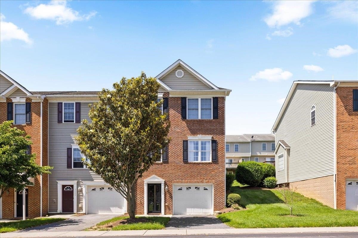 Single Family 3BR 3BA - 3042 CRYSTAL SPRING LN, ROCKINGHAM, VA