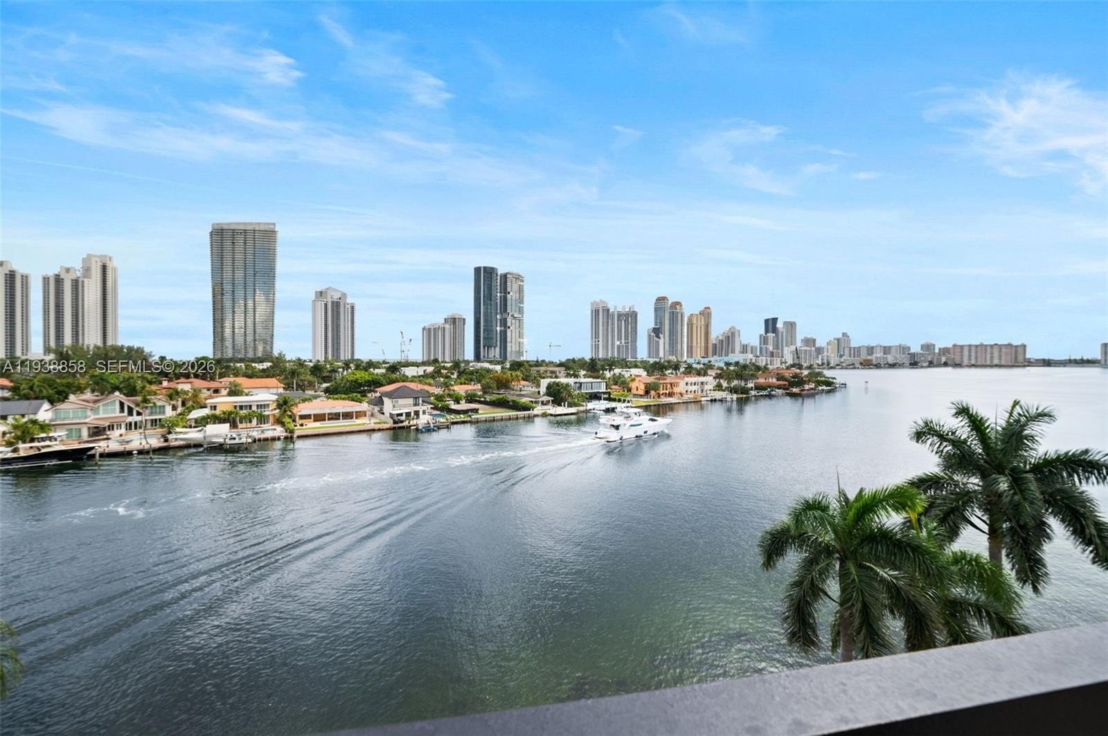 Condo 2BR 2BA - 19195 NE 36th Ct, Aventura, FL