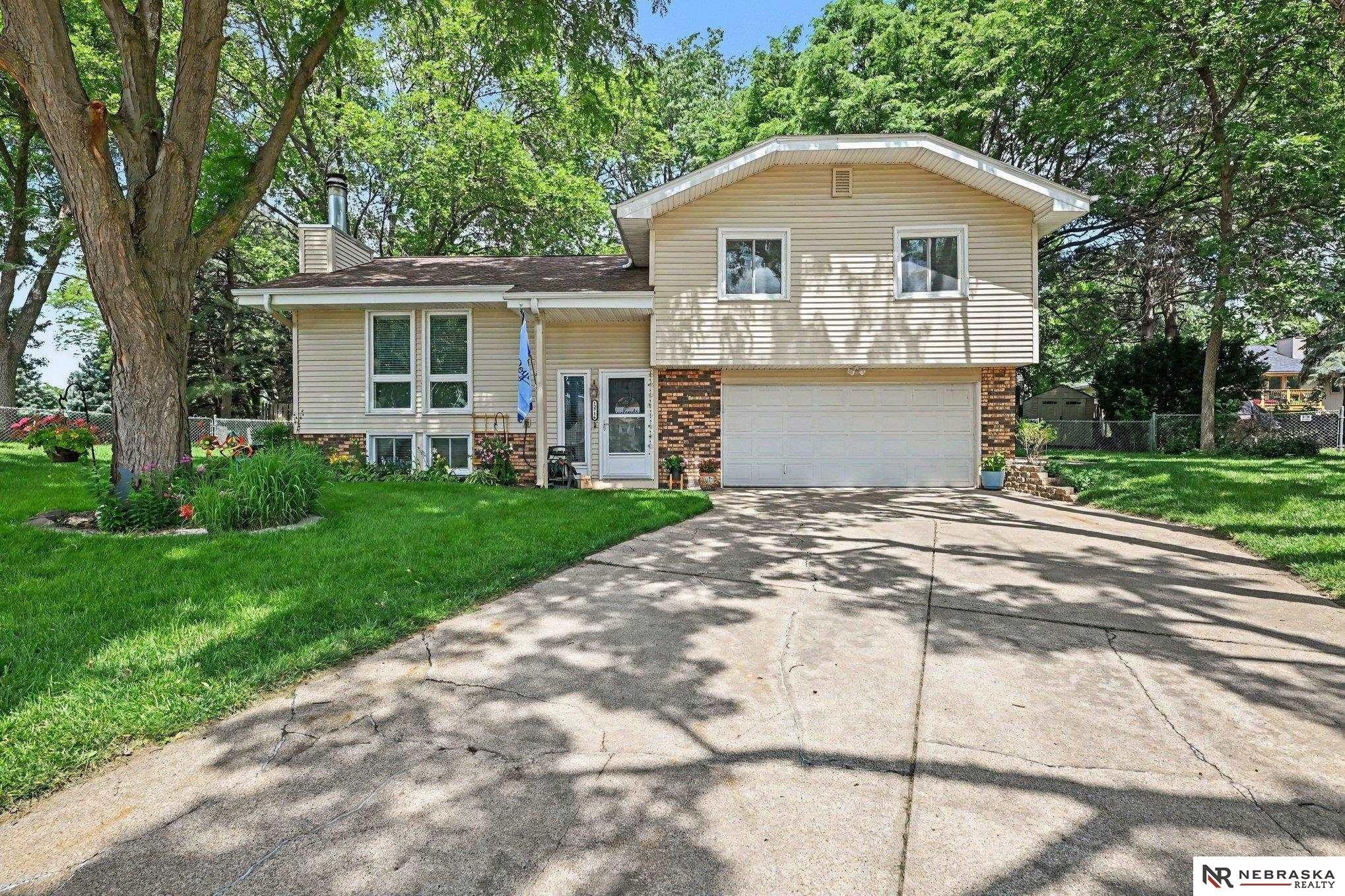 Single Family 3BR 3BA - 12716 Patrick Circle, Omaha, NE