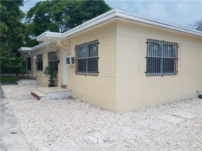Duplex 2BR 2BA - 3240 NW 10th Ave, Miami, FL