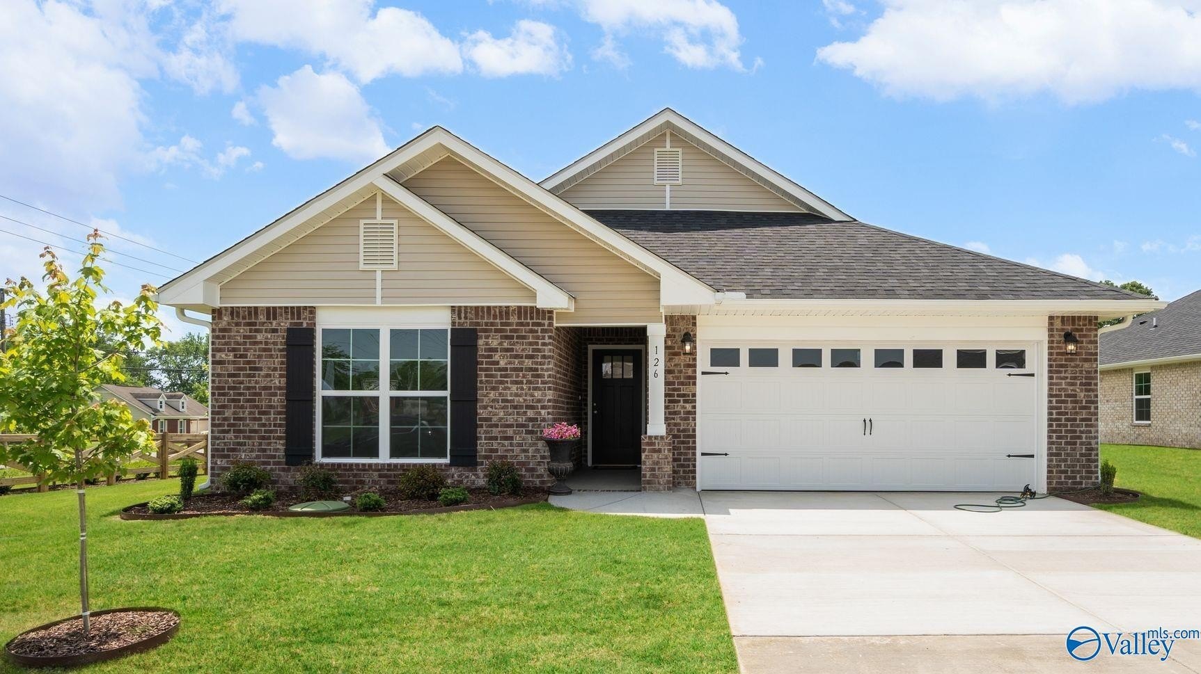 Single Family 3BR 2BA - 104 Sidney Ruth Drive, New Market, AL