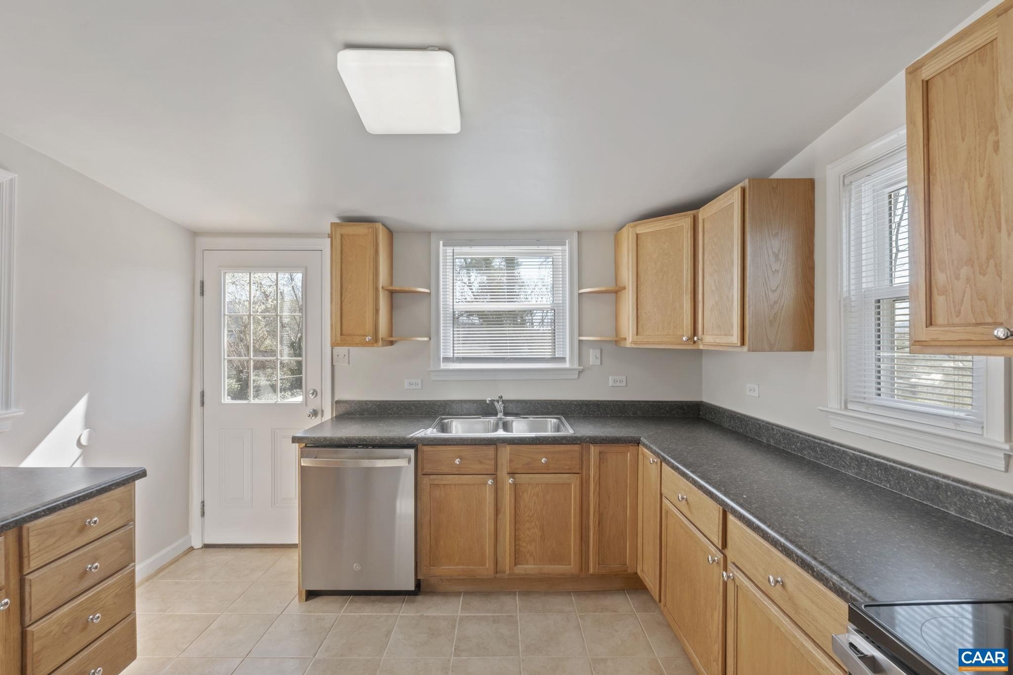Single Family 4BR 1BA - 1012 ALTAVISTA AVE, CHARLOTTESVILLE, VA