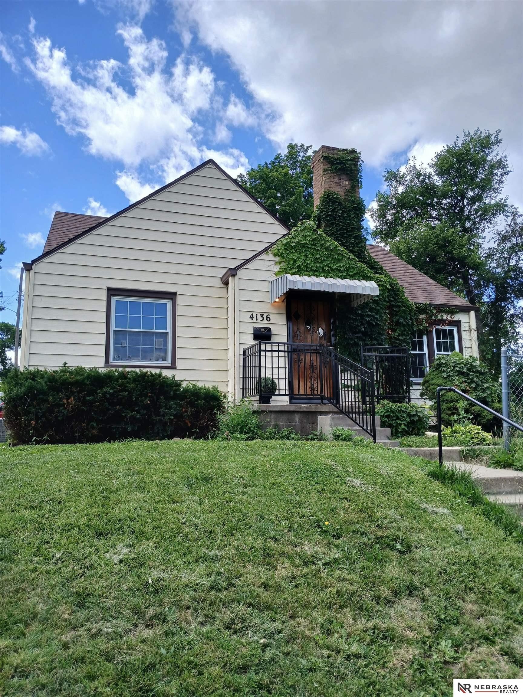 Single Family 3BR 2BA - 4136 S 39 Avenue, Omaha, NE